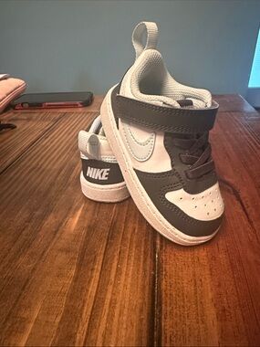 Nike Toddler White and Glacier Blue Strap Sneakers